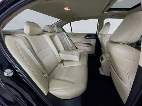 Used 2017 Honda Accord EX-L image 33