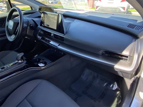 Certified 2025 Toyota Prius LE image 15
