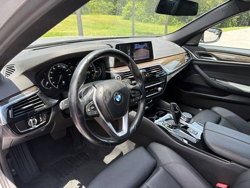 Used 2019 BMW 530i w/ Convenience Package RWD image 9