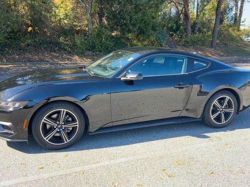 Used 2024 Ford Mustang Coupe image 32
