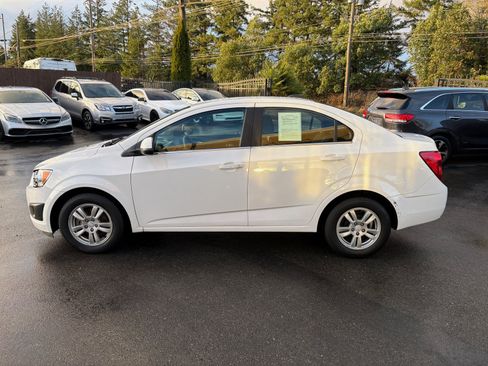 Used 2016 Chevrolet Sonic LT image 4