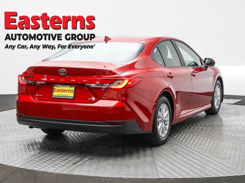 Used 2025 Toyota Camry LE FWD image 5