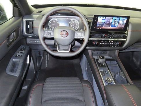 New 2026 Nissan Pathfinder Rock Creek w/ Rock Creek Premium Package AWD/4WD image 18