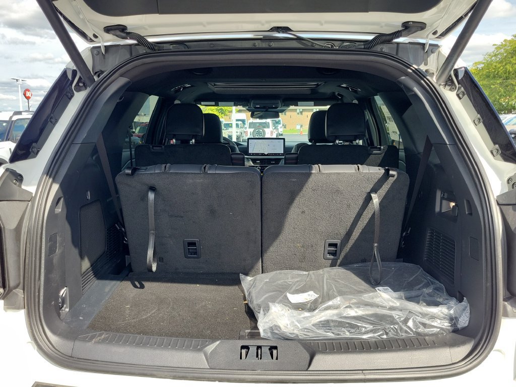 New 2026 Ford Explorer ST-Line w/ ST-Line Street Pack AWD/4WD image 10