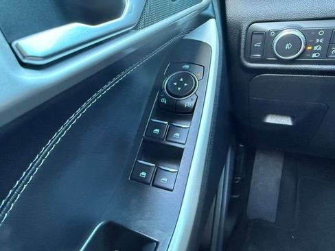 Used 2022 Ford Explorer XLT w/ Equipment Group 202A image 20