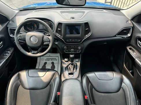 Used 2021 Jeep Cherokee Latitude Plus w/ Sun & Sound Group AWD/4WD image 17