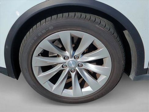 Used 2016 Tesla Model X 75D image 25