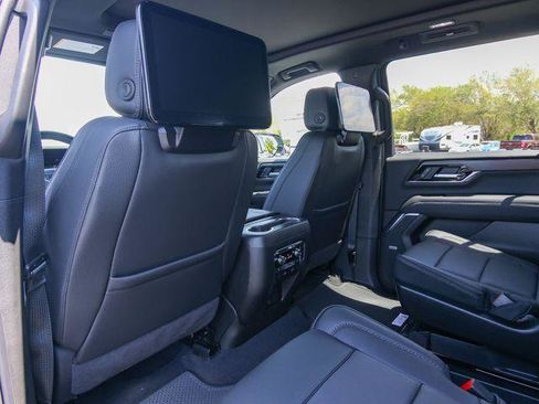 New 2026 GMC Yukon XL Denali w/ Denali Reserve Package AWD/4WD image 26