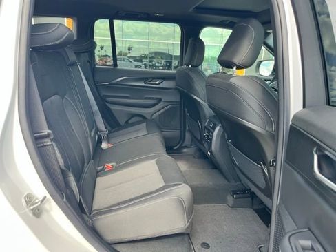 New 2025 Jeep Grand Cherokee Laredo X w/ Luxury Tech Group I image 20