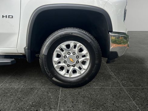 Used 2024 Chevrolet Silverado 2500 LTZ w/ LTZ Plus Package AWD/4WD image 10