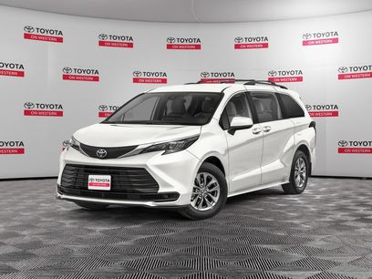 New 2026 Toyota Sienna LE