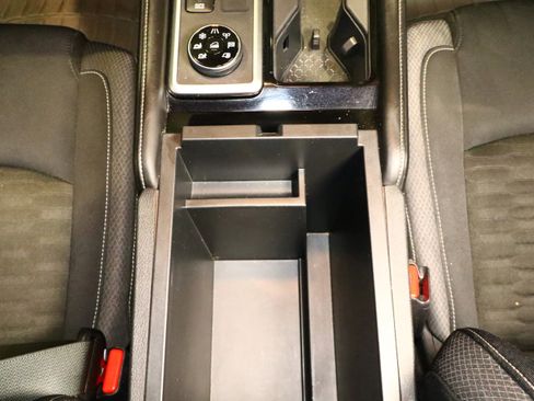 Used 2022 Nissan Pathfinder SV image 30