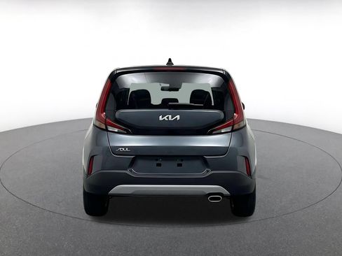 Used 2025 Kia Soul LX w/ LX Technology Package FWD image 8