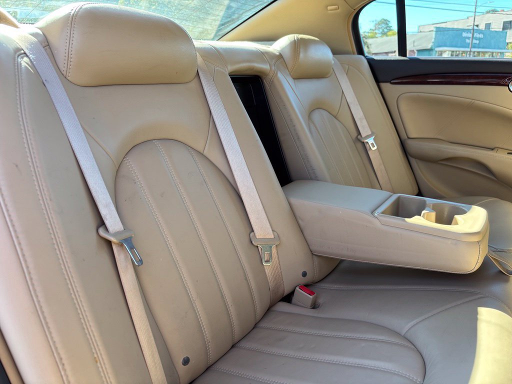 Used 2007 Buick Lucerne CXL FWD image 28