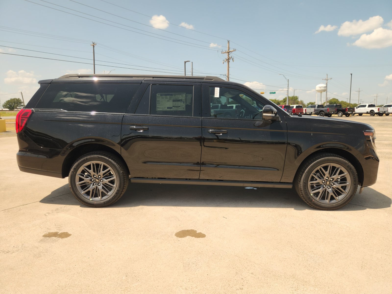 New 2027 Ford Expedition Max Platinum w/ Stealth Appearance Package AWD/4WD image 7