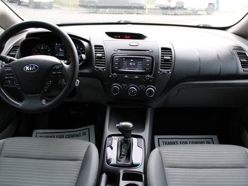 Used 2017 Kia Forte LX w/ LX Popular Package image 12