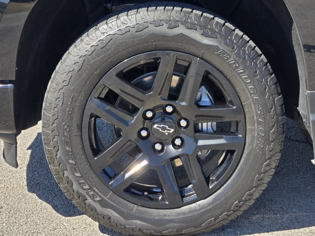 Used 2025 Chevrolet Silverado 1500 RST w/ LPO, Dark Essentials Package AWD/4WD image 12