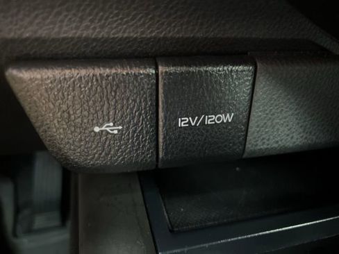 Used 2024 Toyota Camry SE image 27