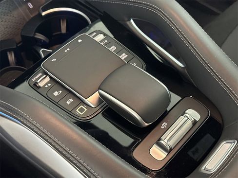 Certified 2025 Mercedes-Benz GLE 53 AMG 4MATIC image 33