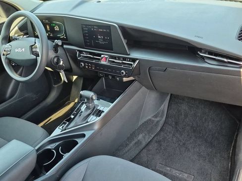 Used 2025 Kia Niro LX FWD image 31