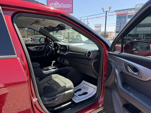 Used 2020 Chevrolet Blazer LT FWD image 18
