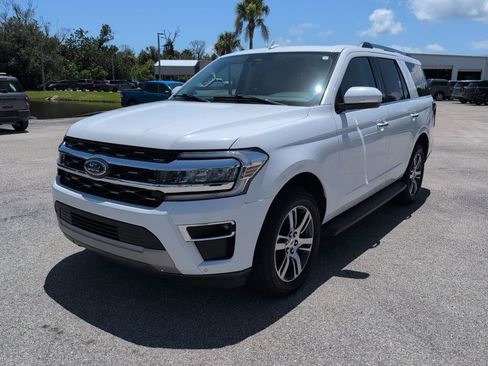 Certified 2024 Ford Expedition Limited AWD/4WD image 6