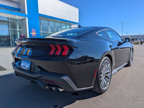 Used 2025 Ford Mustang GT Premium image 30