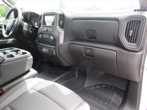 Used 2026 Chevrolet Silverado 2500 W/T w/ WT/CX Safety Package AWD/4WD image 11