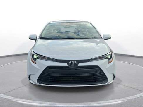 Used 2024 Toyota Corolla LE FWD image 2