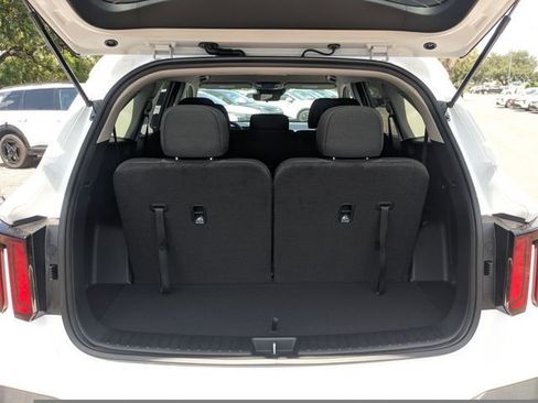 New 2026 Kia Sorento LX FWD image 14