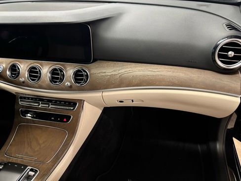 Used 2022 Mercedes-Benz E 350 Sedan image 21