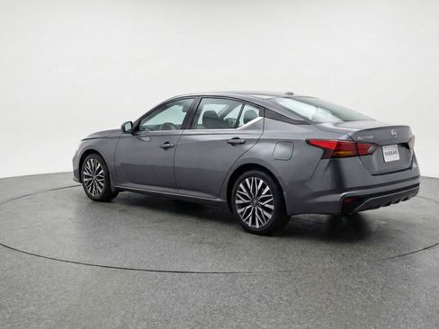 Used 2025 Nissan Altima 2.5 SV image 6