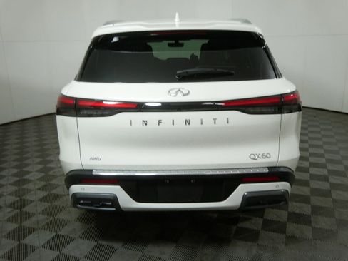 Used 2023 INFINITI QX60 Sensory w/ Cargo Package image 4
