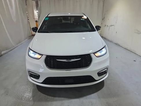 Used 2025 Chrysler Pacifica Select FWD image 6