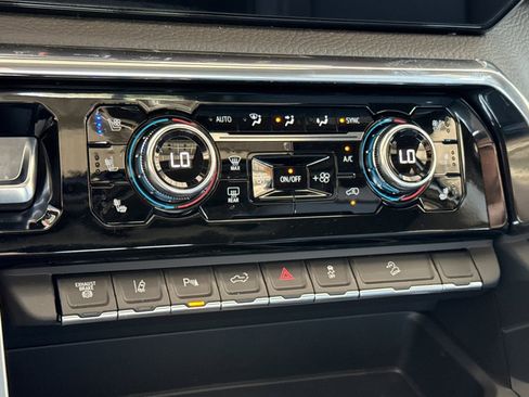 New 2025 GMC Sierra 2500 Denali w/ Denali Reserve Package image 21