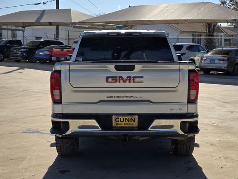 Certified 2022 GMC Sierra 1500 SLE image 4