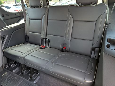 Used 2022 GMC Yukon SLT w/ SLT Premium Package AWD/4WD image 12