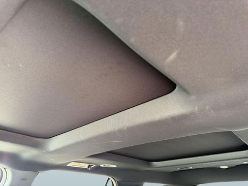 Used 2017 Ford Explorer XLT w/ Equipment Group 202A image 15