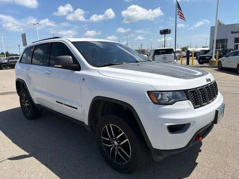 Used 2017 Jeep Grand Cherokee Trailhawk AWD/4WD image 1