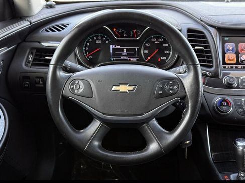 Used 2017 Chevrolet Impala LT FWD image 30