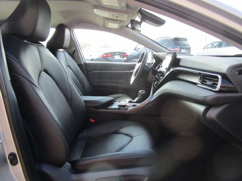 Used 2024 Toyota Camry XLE FWD image 18