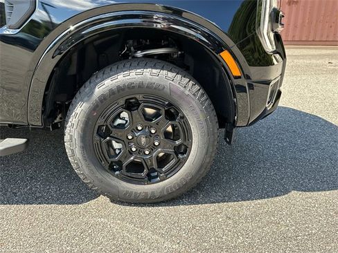 Certified 2025 Ford Ranger XLT image 12