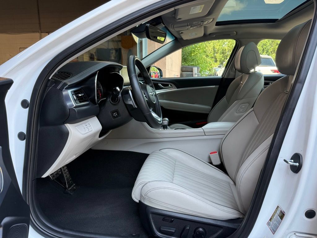 Used 2020 Genesis G70 3.3T w/ Elite Package RWD image 10