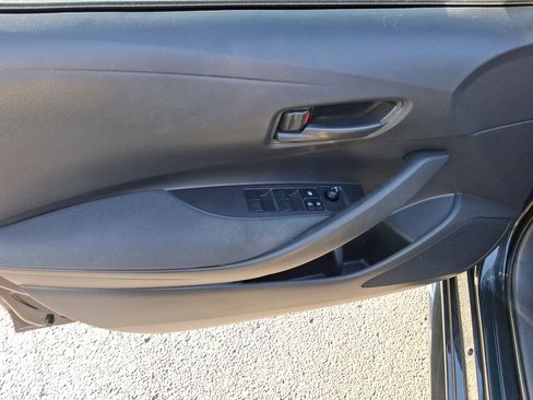 Used 2022 Toyota Corolla LE image 18