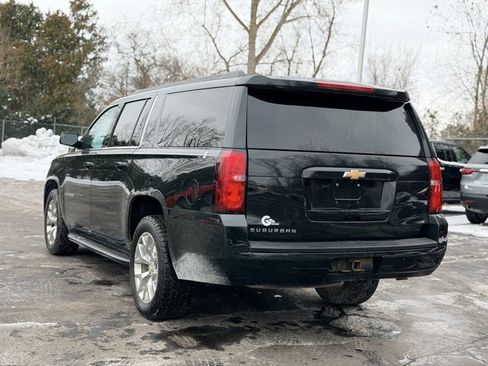 Used 2016 Chevrolet Suburban LT image 5