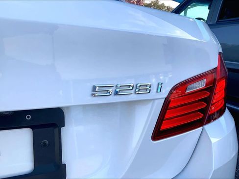 Used 2016 BMW 528i Sedan image 9