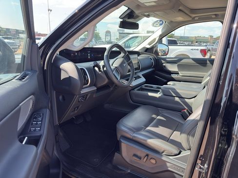 Used 2025 Ford Expedition Max Active AWD/4WD image 9