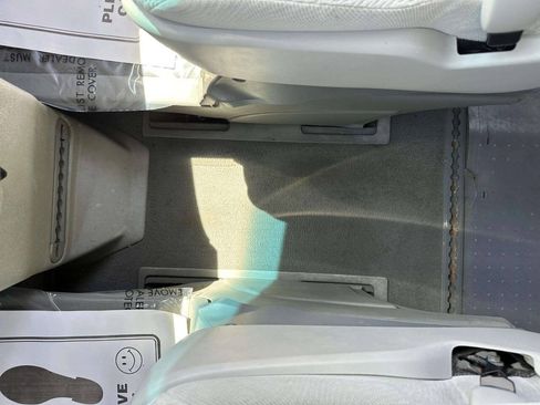 Used 2011 Toyota Sienna LE FWD image 33