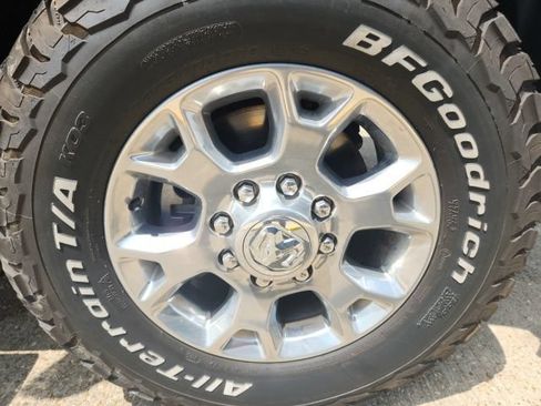 Used 2024 RAM 2500 Laramie w/ Safety Group AWD/4WD image 11