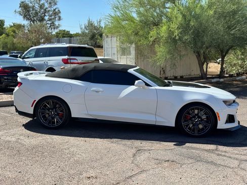 Used 2018 Chevrolet Camaro ZL1 image 2